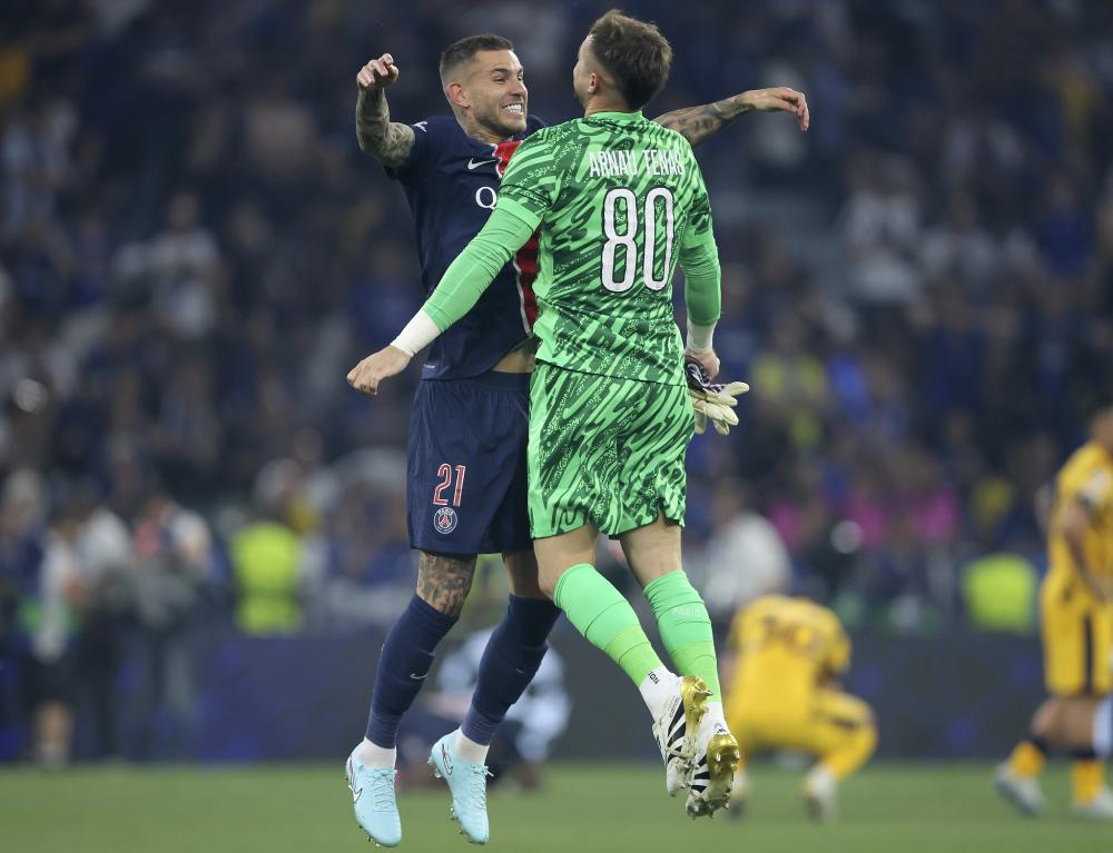 李章洙回渝参加足协杯夺冠25周年纪念赛，感慨儿子当年才初中