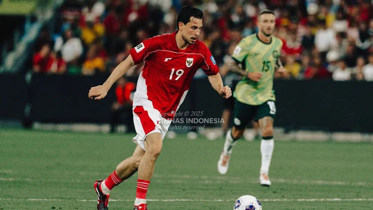 今晚，上海海港门将颜骏凌首发出场，迎来了他代表俱...